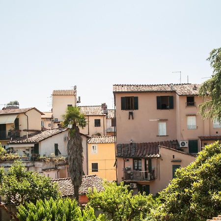 Apartamento Pollock Attic In Historic City Center Lucca Exterior foto